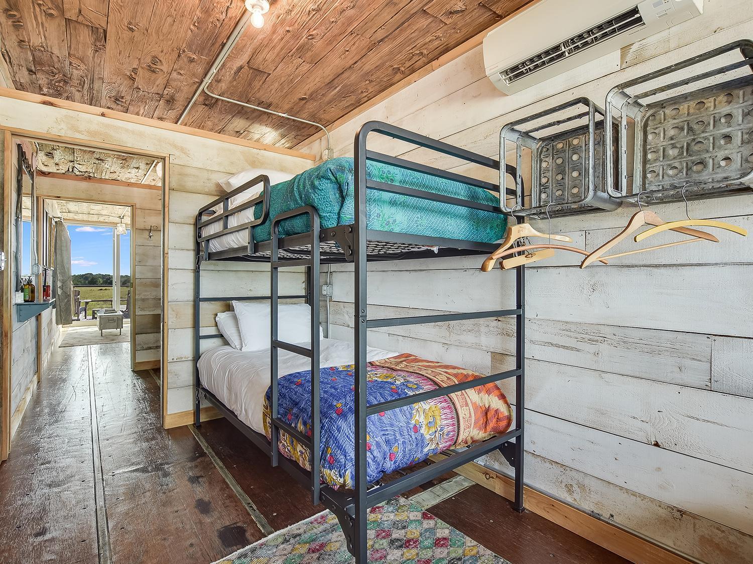 Flophouze Shipping Container Hotel Round Top Buitenkant foto